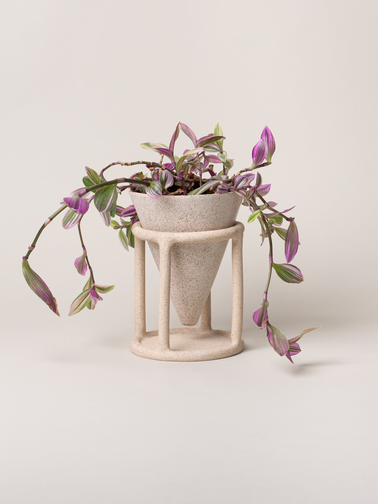 Reservoir Table Planter, Sand / Pebble