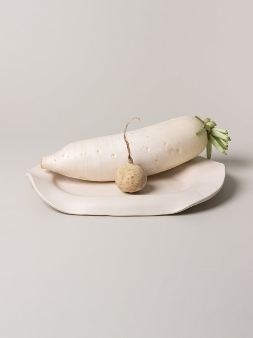 Manta Oval Platter, Alabaster
