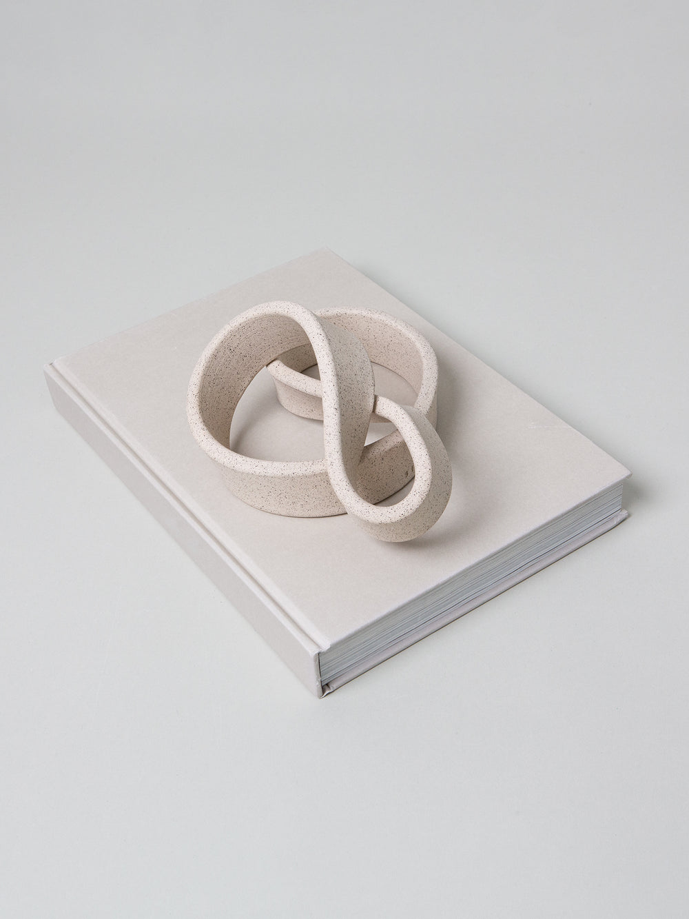 *OOPS* Elas Art Object, Sand