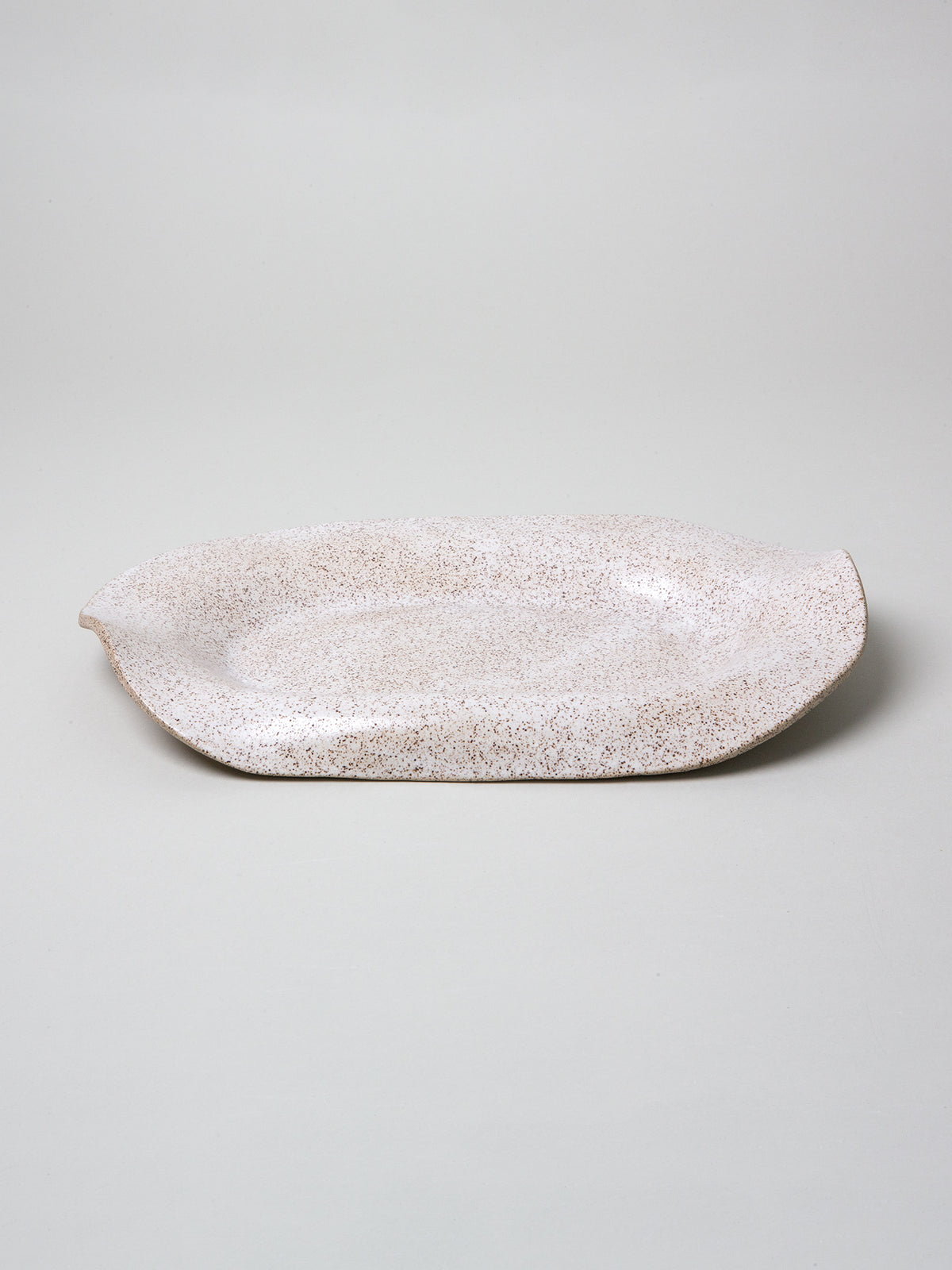 *OOPS* Manta Oval Platter, Pebble
