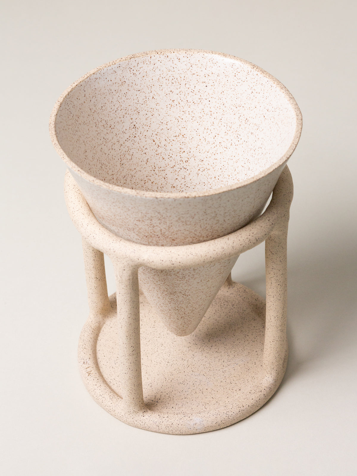 *OOPS* Reservoir Table Planter, Sand / Pebble