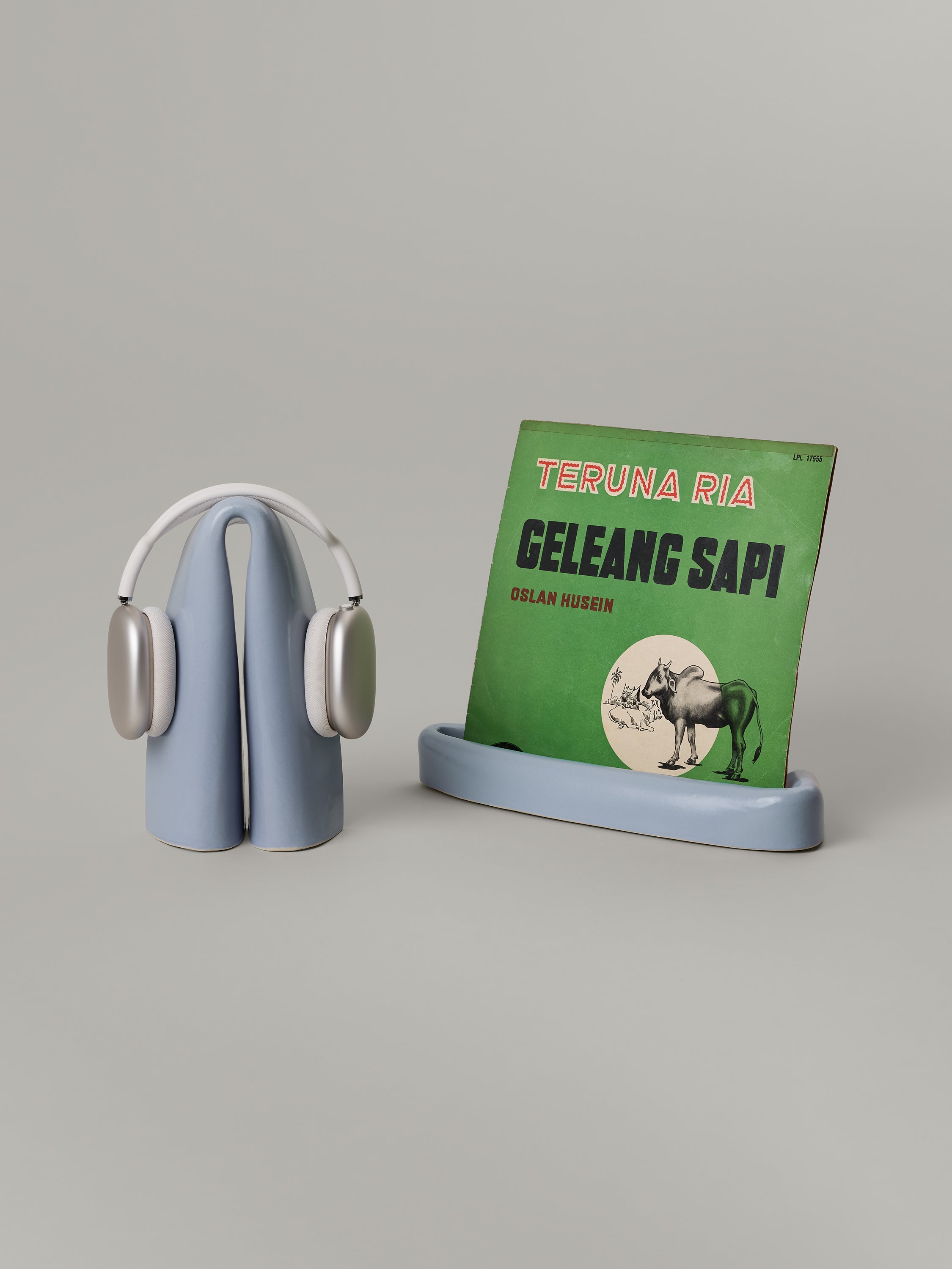 Cue LP Holder and Coda Headphone Holder in Cloud