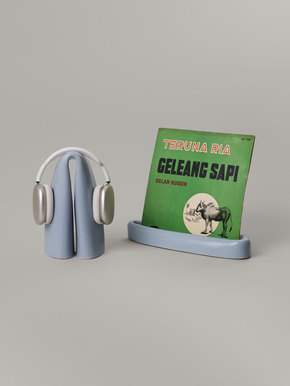 Cue LP Holder and Coda Headphone Holder in Cloud