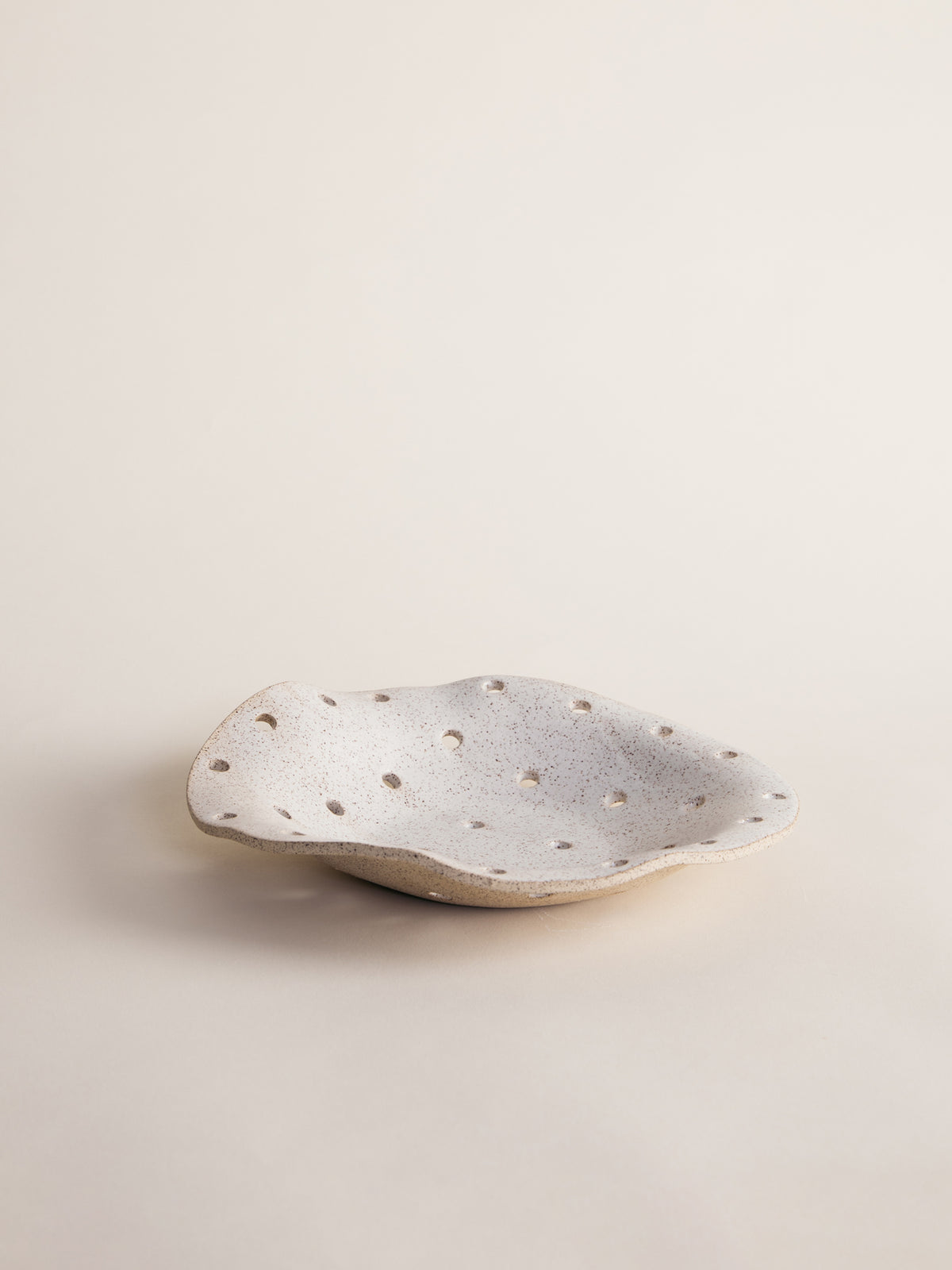*OOPS* Bora Berry Bowl, Pebble