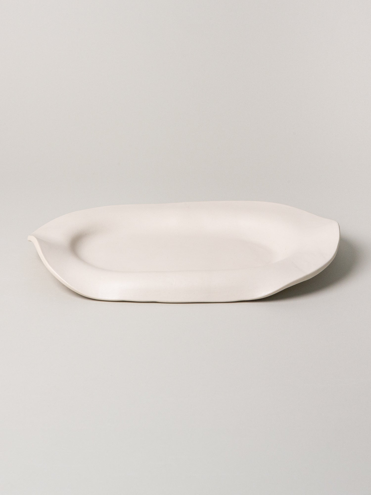 *OOPS* Manta Oval Platter, Alabaster