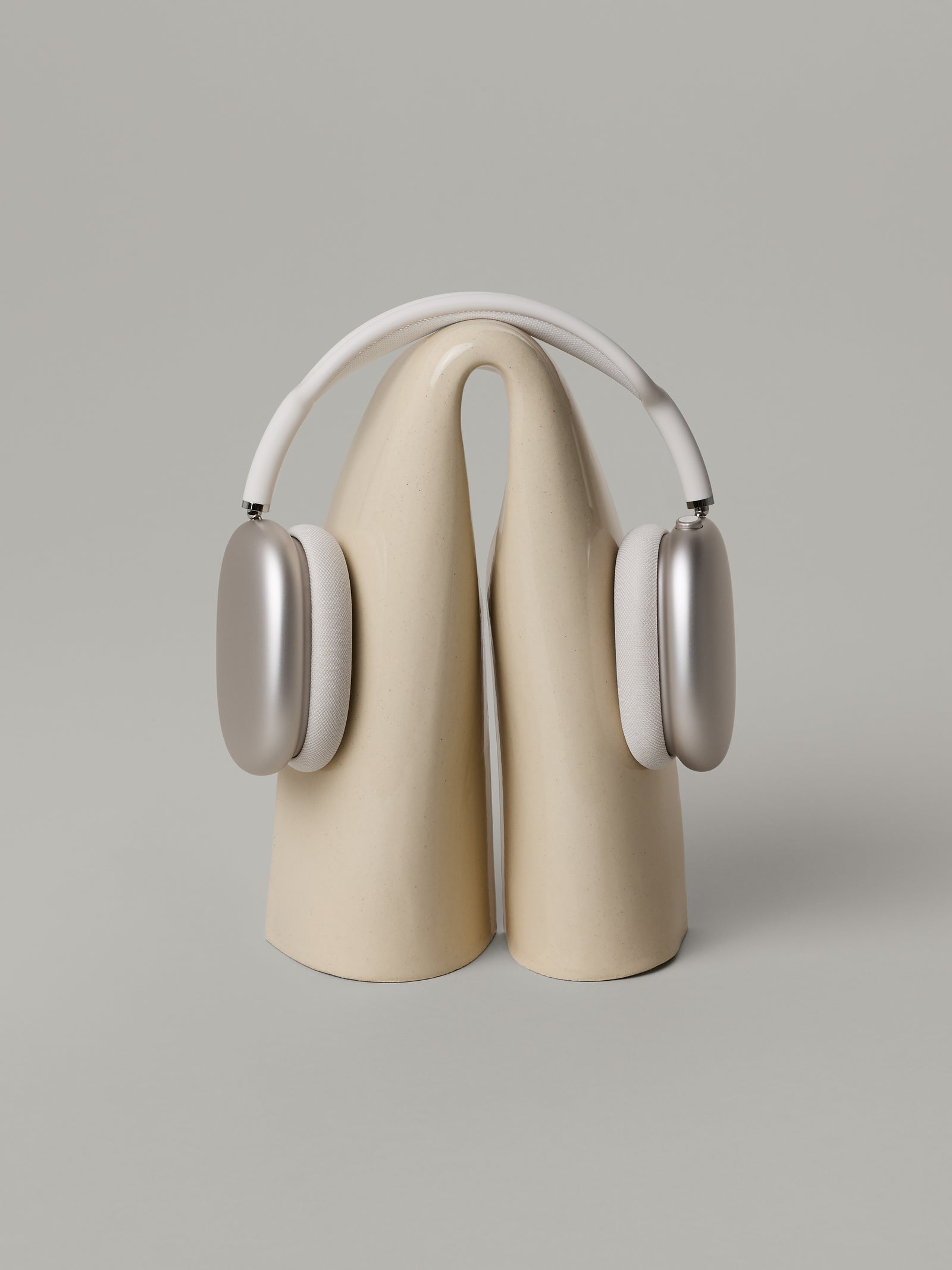 Coda Headphone Holder in Ivory