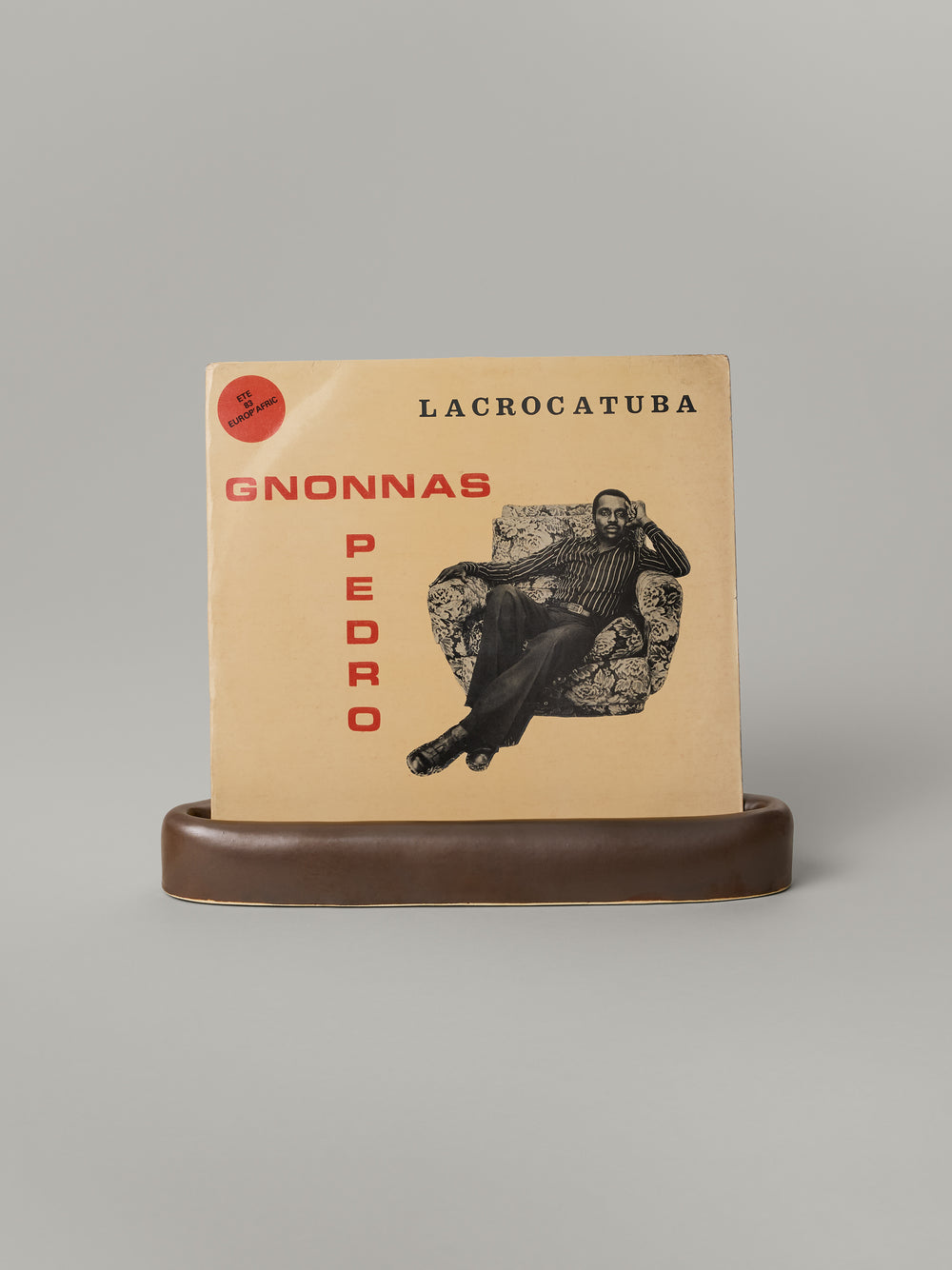 Cue LP Holder in Walnut