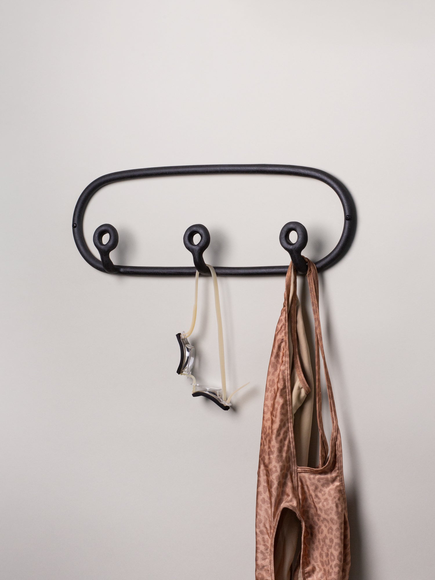 Stella coat rack with three hooks
